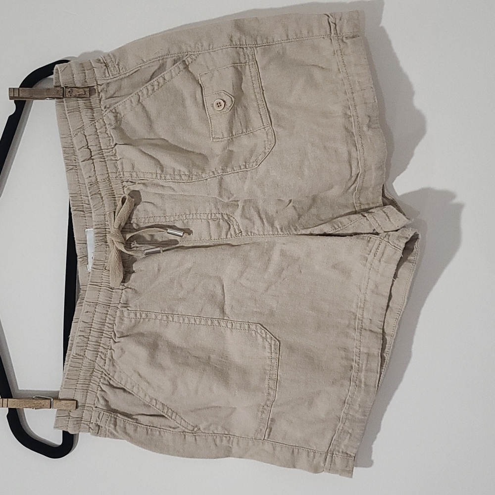 Beige short